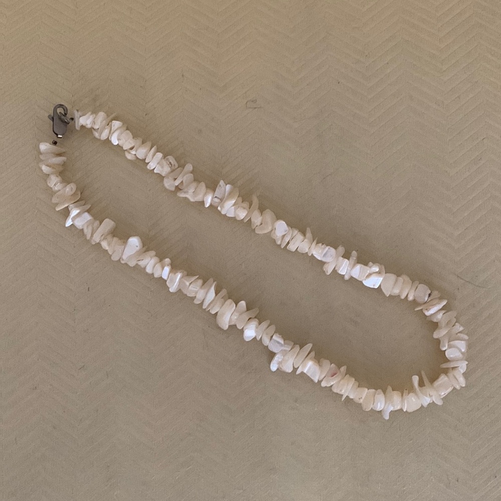 Beautiful creamy white quartz necklace.
